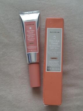 Naturium Dew-Glow Tinted Moisturizer SPF 50+ - Medium